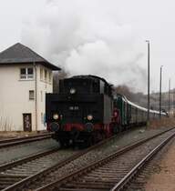 58 311 am Stellwerk im Bahnhof Schwarzenberg. (28.03.09)