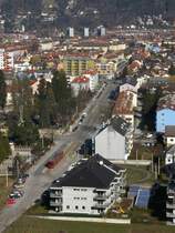 Endstation der Stra�enbahnlinie 3 in Amras, Wendeschleife, Wartender Bombardier Flexity