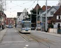Mit Straßenbahn nach Heidleberg-Kirchheim -

Nach der Haltestelle Albert-Fritz-Str. beginnt die eingleisige Trasse, zunächst noch in Straßenmitte. Der Mastenwald beinträchtigt schon etwas das Straßenbild. 

28.02.2009 (M)
