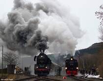 Ein Highlight der Abschiedsfahrt der 50 3648 folgt aber noch, n�mlich die Doppelausfahrt in Cranzahl. Die Ausfahrt wurde von so vielen Schaulustigen und Fotografen begutachtet, das eine Aufnahme ohne Personen nicht wirklich m�glich war. Und auch die Dampffahnen der beiden Maschinen wollte ich nicht noch mehr abschneiden. Datum: 28.03.2009