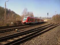 Auf der Fahrt nach Winterberg verl��t der RE57 soeben den Bahnhof Arnsberg. (Foto: 01.04.09)