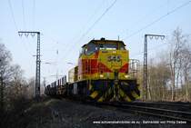 Eine MaK G 1206 von Eisenbahn und H�fen (545) f�hrt am 2. April 2009 mit GZ durch Duisburg Neudorf