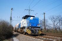 Eine MaK G 1206 von DuisPort Rail (207 077-1) f�hrt am 2. April 2009 durch Duisburg Obermeiderich