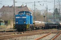 346 024 der Pressnitztalbahn kommt mit einem Schwellenzug in Bad Kleinen reingefahren. 02.04.2009