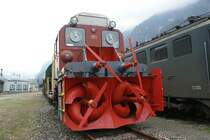 Das Monstrum zeigt Z�hne.Xrot M Nr. 97 abgestellt in Erstfeld. Aufgenommen am 31.03.2009