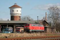 Lokschuppen mit Wasserturm der WEMEG in Ludwigslust. 18.03.2009