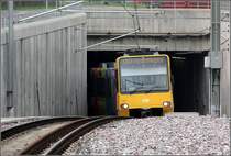 . In der Rampe -

Vom Pragsattel kommend verlässt die Bahn der Linie U13 den dortigen Tunnel bei der Station Löwentor. 

03.04.2009 (M)