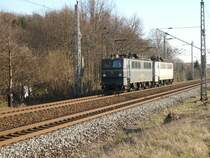 WAB-Loks 51 und 52 am 03.April 2009 auf dem Weg nach Klementelvitz bei Bergen/R�gen.