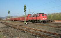 140 673-5 mit Autotransportzug in Fahrtrichtung S�den durch Eschwege West. 03.04.2009.