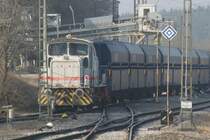 Die Kalkschotterverladung ist einer der Bestandteile des Kalkwerks Hornberg. Somit fahren noch lange Ganzz�ge auf der Strecke von R�beland nach Elbingerode. Das Bild wurde von den Hornberger wiesen fotografiert; 04.04.2009 