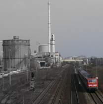 Die Zuckerfabrik wird bald vergangenheit sein...doch f�r die Br 111 wird es doch noch eine l�ngere Zukunft geben, Regensburg, 14.03.2009 (Bahnbilder-Treffen Regensburg)