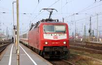 120 155 erreicht mit einem IC den Leipziger Hbf. Im Vordergrund steht Valentin und hat als erster von uns das Highlight des Tages schon erblickt.