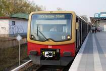 BERLIN, 07.04.2009, S25 nach Teltow Stadt im S-Bahnhof Lichterfelde Süd
