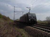 E 189 911 der CTL mit G�terzug bei V�hrum am 08.04.2009