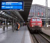218 321-8 + 218 385-3 sind soeben mit IC 2077 Westerland (Sylt) - Dresden Hbf in Hamburg Hbf eingetroffen und werden nun abgekuppelt um Platz f�r eine 101 zumachen, die den Zug bis Dresden Hbf bringen wird.