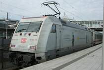 Die In Form 101 034-7 h�lt in D�sseldorf Flughafen am 10.04.2009