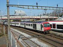 SBB: Der RBDe 561 171  Landkreis Konstanz  zieht die S6 von Luzern nach Langenthal. Der Zug erh�lt um diese Zeit ansonsten meistens zus�tzliche Wagen. (9.4.09)