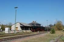 52 8195 am 11.04.2009 in Hirschau. (Strecke Amberg-Schnaittenbach)