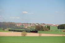 52 8195 am 11.04.2009 bei Gebenbach. (Strecke Amberg-Schnaittenbach)