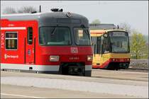 Zweimal S5 -

Parallelfahrt zweier unterschiedlichen Bahnen, auf unterschiedlichen Systemen verkehrend aber mit gleicher Liniennummer. S5 der S-Bahn Stuttgart und S5 der Stadtbahn Karlsruhe im Bahnhof Bietigheim. 

12.04.2009 (M)