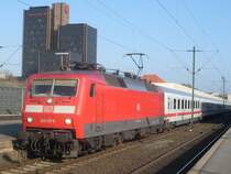 120 137-5 mit einem Sonntag&acute;s IC in Hannover zur fahrt nach K�ln