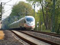 Der ICE ist p�nktlich um 9:21 in Aachen HBF abgefahren und kommt nun die S�drampe vor dem Buschtunnel richtung Belgien hoch.