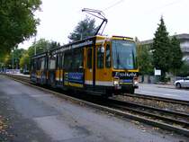 Ein DUEWAG-Stadtbahnwagen M6 der M�lheimer Verkehrsgesellschaft auf der Zeppelinstra�e in M�lheim (Ruhr) am 7. Oktober 2008.