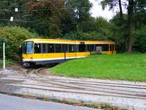 Ein DUEWAG-Stadtbahnwagen M6 der M�lheimer Verkehrsgesellschaft in der Wendeschleife am Hauptfriedhof von M�lheim (Ruhr) am 7. Oktober 2008.