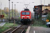 KÖNIGS WUSTERHAUSEN (Landkreis Dahme-Spreewald), 14.04.2009, 114 027-6 als RE2 nach Schwerin Hbf bei der Einfahrt in den Bahnhof Königs Wusterhausen