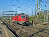 SBB-Cargo: Die Re 4/4  11270 durchf�hrt solo den Bahnhof Othmarsingen. (15.4.09)