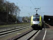  ES64U2-003 Dispolok am 15.04.2009 bei der Durchfahrt im Bahnhof Kreiensen