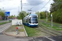 Be 5/6 3015 verl�sst am 17.4.09 den Schwamnedinger Tunnel und f�hrt in der Haltestelle Milchbuck ein.