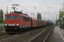 155 042-5 mit G�terzug, f�hrt in Ladenburg Richtung Mannheim-Friedrichsfeld. 16.04.2009
