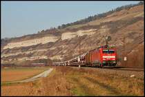 Die 189 044 zog einen Autoransportzug in Richtung S�den. Aufgenommen am 31.12.2008 bei Th�ngersheim.