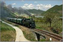 Dampflok 629.01 f�hrt mit SDZ 16258 von Wien S�d Ostseite nach Aggsbach-Markt in der Wachau.
Willendorf 19.04.2009