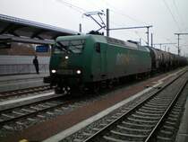 Eine gr�ne Rail4Chem durchf�hrt den Erfurter Hbf im Februar 09.