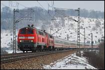 218 164 und 218 156 ziehen einen InterCity nach Stuttgart. Aufgenommen am 09.Januar 2009 bei Usrpring.