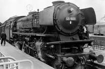 03 1001 in Hagen Hbf vor einem Schnellzug Ri.K�ln.
Aufn 1965