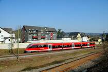 Ein VT 643 verl��t nach gem�tlicher S�gezahnfahrt den Bahnhof von Boppard und f�delt auf die Hauptstrecke nach Koblenz ein. (April 2009).