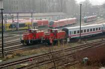 Zwei 362er rangieren am 04.04.09 im Bw Leipzig S�d.