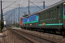 Bei Frick AG - Sonntag, der 19.4.2009 um 15:42 Uhr. Der InterRegio nach Z�rich braust an mir vorbei, aber was ist das auf dem Gegengleis in der Ferne ? Im n�chsten Bild ( ID 284451 ) wird es klar.