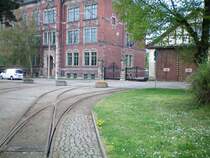 Diese Gleisanlagen der NTB werden, auch wenn es nicht so ausschaut noch regelm��ig befahren.Sie f�hren ims Depot der NBT.Dieses ist am rechten Bildrand noch zu erkennen.Naumburg a.d.Saale 19.04.2009