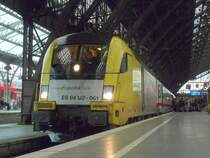 Dispolok ES 64 U2-061 steht mit IC 1911 nach Stuttgart Hbf im K�lner Hbf. 17.04.09
