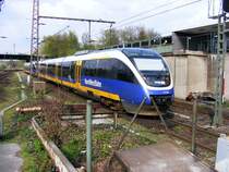 Eine Doppeltraktion aus dreiteiligen Talent-Dieseltriebwagen der Nord-West-Bahn im Bahnhof Gladbeck-West als Zug der Linie RE14 nach Borken am 25. April 2008.