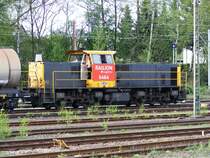 Die abgebildete Lok kommt aus den Niederlanden und l�uft dort unter der NS-Baureihe 6400. Bei uns lief sie f�r ein paar Monate zu Erprobungszwecken unter der BR 264 (intern); Gladbeck-West am 25. April 2008.