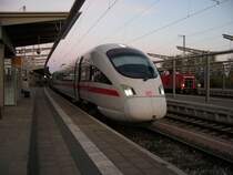 Seit dem 19.04. f�hrt der ICE wieder planm��ig nach Warnem�nde. Ich habe ihn am 20.04.2009 im Hbf Rostock getroffen