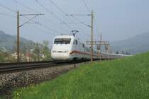 ICE 5 am 21.4.09 zwischen Gelterkinden und Tecknau.