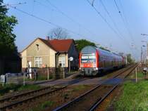 RB 26706 aus Wei�enfels in Richtung Leipzig unterwegs am 22.04.2009 beim Halt in Gro�lehna.