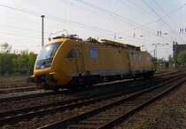 Die Bezeichnung f�r 711 103-2 ist genauso lang wie das Fahrzeug selbst: Hubarbeitsb�hnen- Instandhaltungsfahrzeug f�r Oberleitungsanlagen. Zuf�llig fotografiert am 22.04.2009 in Leipzig-Leutzsch.