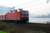 Fr�hes Morgenlicht um 143 133-7 und ihre Regiobahn auf der rechten Rheinseite. (April 2009).